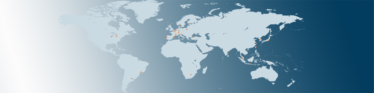 世界地图，用橙色圆点标出不同地点